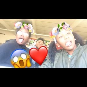 Meet your Posher, Danielle